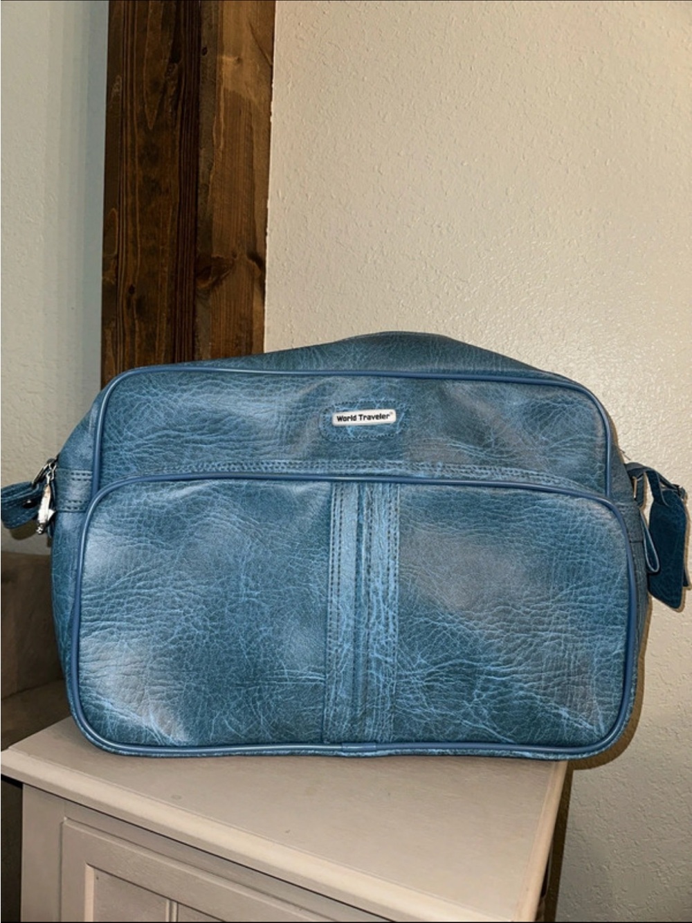 World Travel Leather Teal Travel Shoulder Bag